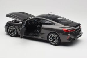 BMW M8 F92 Grey Metallic Minichamps 1:18 110029022 Metall – Bild 5 von 8