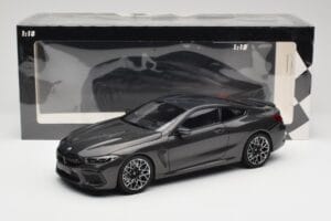 BMW M8 F92 Grey Metallic Minichamps 1:18 110029022 Metall – Bild 8 von 8