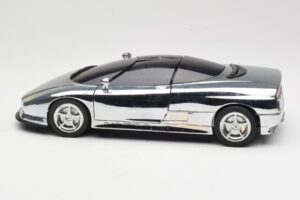 BMW Nazca M12 Chrome Silver Revell 1:18 08916 Metall – Bild 4 von 8