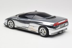 BMW Nazca M12 Chrome Silver Revell 1:18 08916 Metall – Bild 7 von 8