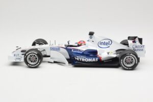 BMW Sauber F1.07 #10 R. Kubica Launch Version 2007 Minichamps 1:18 80430426995 Metall – Bild 3 von 7