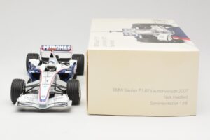 BMW Sauber F1.07 #9 N. Heidfeld Launch Version 2007 Minichamps 1:18 80430426994 Metall – Bild 6 von 7