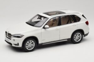 BMW X5 E70 Alpine White Paragon 1:18 PA-97073 Metall