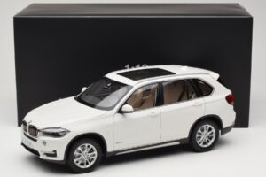 BMW X5 E70 Alpine White Paragon 1:18 PA-97073 Metall – Bild 8 von 8