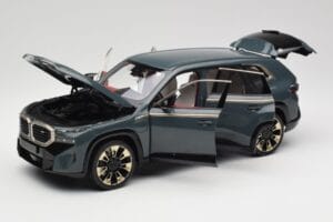 BMW XM G09 Isle of Man Green Minichamps 1:18 110023300 Metall – Bild 2 von 8