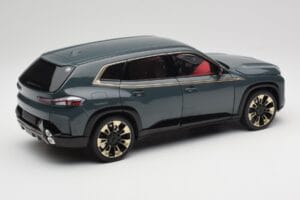 BMW XM G09 Isle of Man Green Minichamps 1:18 110023300 Metall – Bild 3 von 8