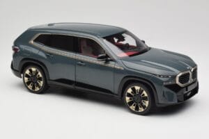 BMW XM G09 Isle of Man Green Minichamps 1:18 110023300 Metall – Bild 6 von 8