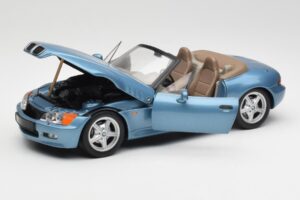 BMW Z3 E36/7 James Bond Goldeneye Blau Metallic UT Models 1:18 180024336 Metall – Bild 2 von 8