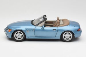 BMW Z3 E36/7 James Bond Goldeneye Blau Metallic UT Models 1:18 180024336 Metall – Bild 4 von 8