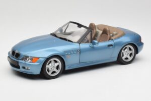 BMW Z3 E36/7 James Bond Goldeneye Blau Metallic UT Models 1:18 180024336 Metall