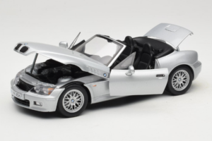 BMW Z3 Roadster 1.8 Silber Händler Edition UT Models 1:18 80439411712 Metall – Bild 2 von 8