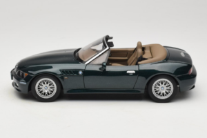 BMW Z3 Roadster 2.8 Dunkelgrün Händler Edition UT Models 1:18 80439411713 Metall – Bild 4 von 8
