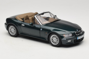 BMW Z3 Roadster 2.8 Dunkelgrün Händler Edition UT Models 1:18 80439411713 Metall – Bild 6 von 8