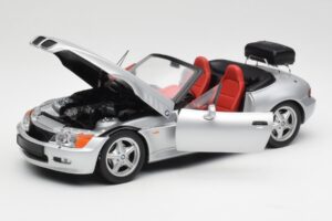 BMW Z3 Roadster Mit Gepäckträger Silber UT Models 1:18 20407 Metall – Bild 2 von 8