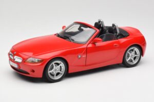 BMW Z4 E85 Roadster Rot Bburago 1:18 34046 Metall