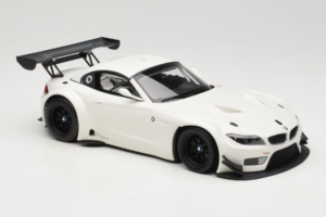 BMW Z4 GT3 E89 Weiss Minichamps 1:18 151122301 Metall – Bild 4 von 6