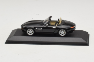 BMW Z8 Cabriolet Schwarz Minichamps 1:43 80420026607-R1 Metall