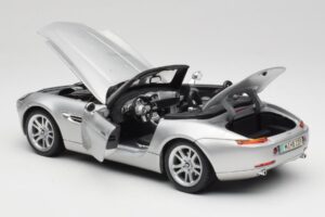 BMW Z8 E52 Titanium Silver Maisto 1:18 536896 Metall – Bild 5 von 8
