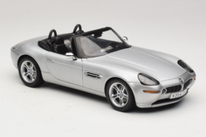 BMW Z8 Silber 007 The World Is Not Enough AUTOart 1:18 70511 Metall – Bild 6 von 8