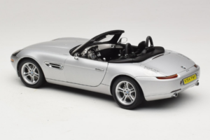 BMW Z8 Silber 007 The World Is Not Enough AUTOart 1:18 70511 Metall – Bild 7 von 8