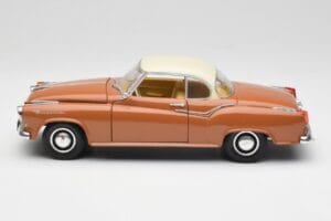 Borgward Isabella Coupe Bronze Weiss Revell 1:18 08982 Metall – Bild 4 von 8