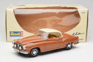Borgward Isabella Coupe Bronze Weiss Revell 1:18 08982 Metall – Bild 5 von 8