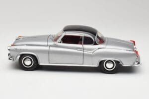 Borgward Isabella Coupe Grau & Schwarz Revell 1:18 8989 Metall – Bild 3 von 8