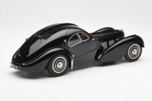 Bugatti 57SC Atlantic Schwarz CMC 1:18 M-085 Metall – Bild 2 von 6
