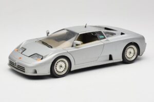 Bugatti EB110 Silber Bburago 1:18 3035-S Metall
