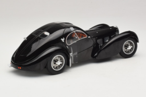 Bugatti Type 57 SC Atlantic Schwarz Solido 1:18 S1802101 Metall – Bild 2 von 6