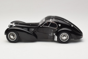 Bugatti Type 57 SC Atlantic Schwarz Solido 1:18 S1802101 Metall – Bild 3 von 6