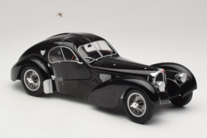 Bugatti Type 57 SC Atlantic Schwarz Solido 1:18 S1802101 Metall – Bild 4 von 6