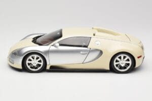Bugatti Veyron Edition Centenaire Chrome Beige Minichamps 1:18 100110854 Metall – Bild 4 von 8