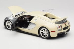 Bugatti Veyron Edition Centenaire Chrome Beige Minichamps 1:18 100110854 Metall – Bild 5 von 8