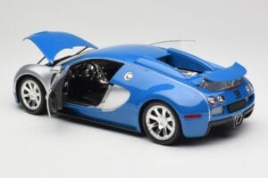 Bugatti Veyron Edition Centenaire Chrome Blue Minichamps 1:18 100110850 Metall – Bild 5 von 8