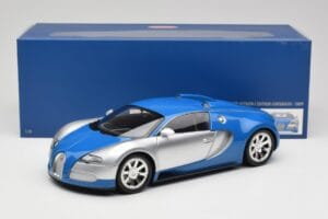 Bugatti Veyron Edition Centenaire Chrome Blue Minichamps 1:18 100110850 Metall – Bild 8 von 8