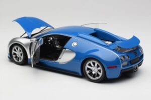 Bugatti Veyron Edition Centenaire Chrome Blue Minichamps 1:18 100110850-O Metall – Bild 4 von 7