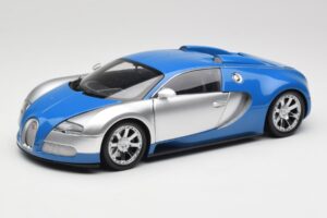 Bugatti Veyron Edition Centenaire Chrome Blue Minichamps 1:18 100110850-O Metall