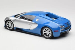 Bugatti Veyron Edition Centenaire Chrome Blue Minichamps 1:18 100110850-O Metall – Bild 6 von 7