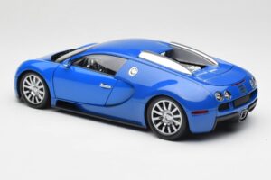 Bugatti Veyron Hellblau Dunkelblau Minichamps 1:18 100110821 Metall – Bild 7 von 8