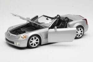 Cadillac XLR Cabrio Silber Hot Wheels 1:18 53838 Metall – Bild 2 von 8