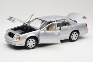 Cadillac DeVille DTS Maisto 1:18 56061 Metall – Bild 2 von 8