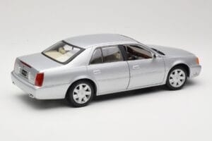 Cadillac DeVille DTS Maisto 1:18 56061 Metall – Bild 3 von 8