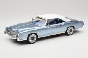 Cadillac Eldorado Cabriolet Blau MCG 1:18 MCG18472 Metall – Bild 2 von 7