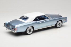 Cadillac Eldorado Cabriolet Blau MCG 1:18 MCG18472 Metall – Bild 3 von 7