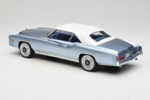 Cadillac Eldorado Cabriolet Blau MCG 1:18 MCG18472 Metall – Bild 6 von 7