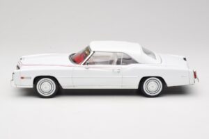 Cadillac Eldorado Cabriolet Weiss MCG 1:18 MCG18474 Metall – Bild 4 von 7