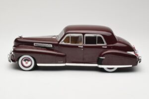 Cadillac Fleetwood 60 Special Sedan Rot MCG 1:18 MCG18071 Metall – Bild 3 von 6