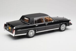 Cadillac Fleetwood Brougham Schwarz MCG 1:18 MCG18250 Metall – Bild 2 von 6