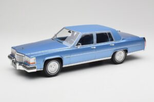 Cadillac Fleetwood Brougham Blau Metallic MCG 1:18 MCG18252 Metall
